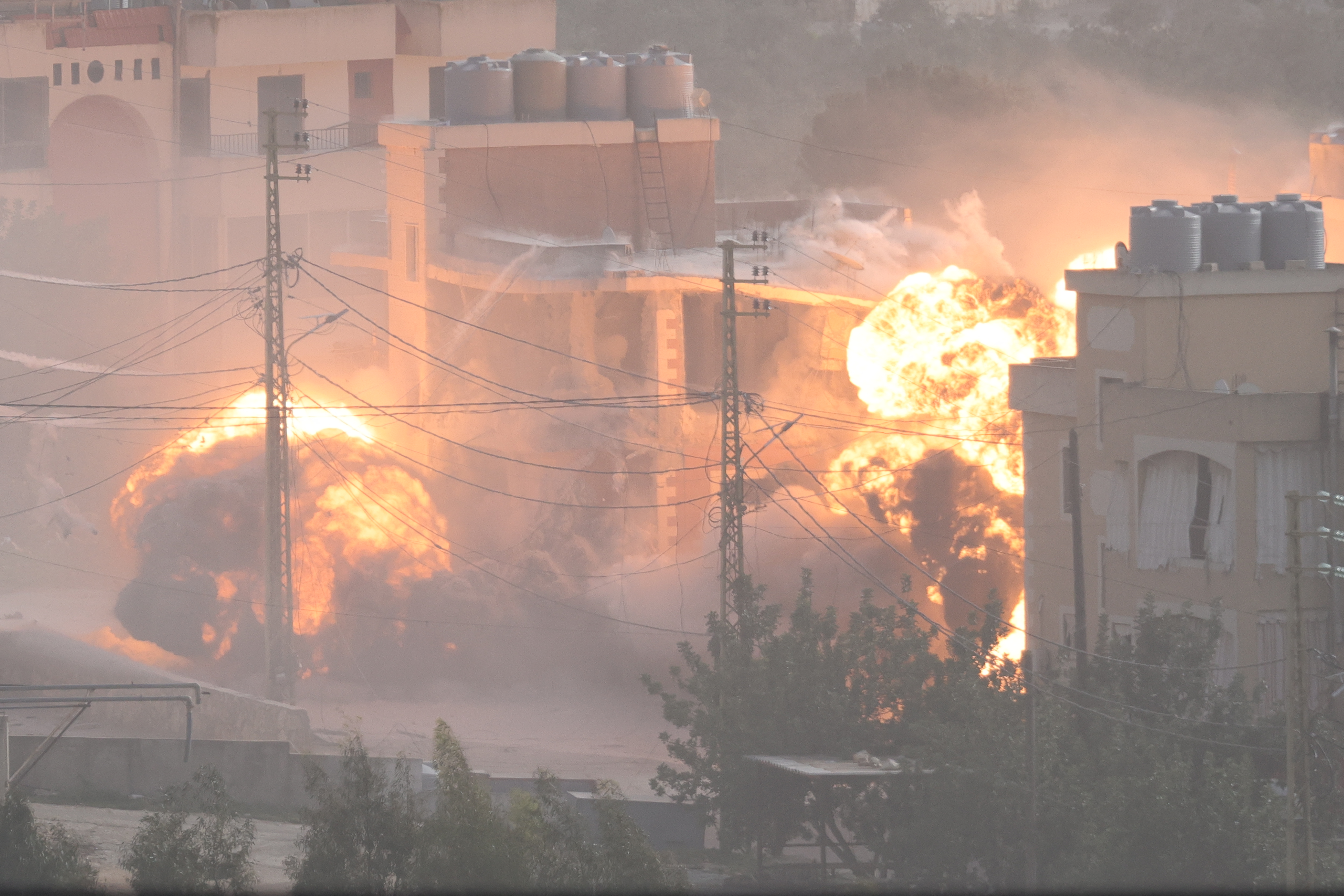 Intensified Israeli airstrikes target southern Lebanon